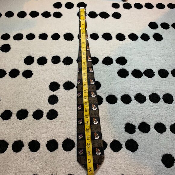 Disney Tie Snow White and the 7 Dwarfs Novelty Classic Necktie Made in Canada - Picture 8 of 9